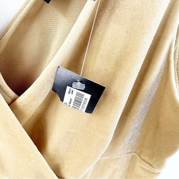 ✅ NWT INC INTERNATIONAL CONCEPTS GOLD VELVET TANK SIZE X-LARGE - Picture 3 of 4